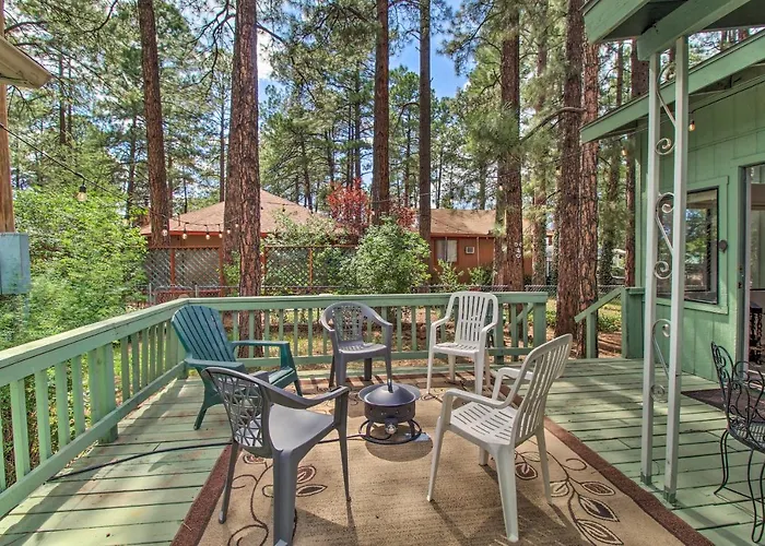 Dom wakacyjny 2 Mi To Rainbow Lake: Woodsy Retreat W/ Deck! *